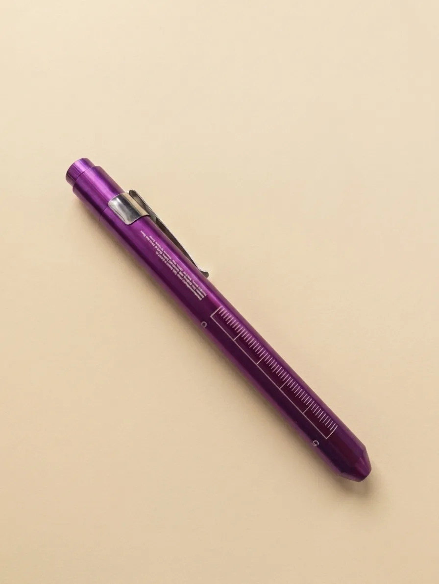 Linterna Pupilar Morada